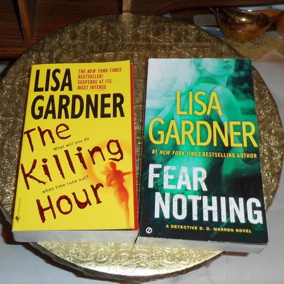 Books - (set/2) -  "The Killing Hour" & "Fear Nothing" - Picture 1 of 1